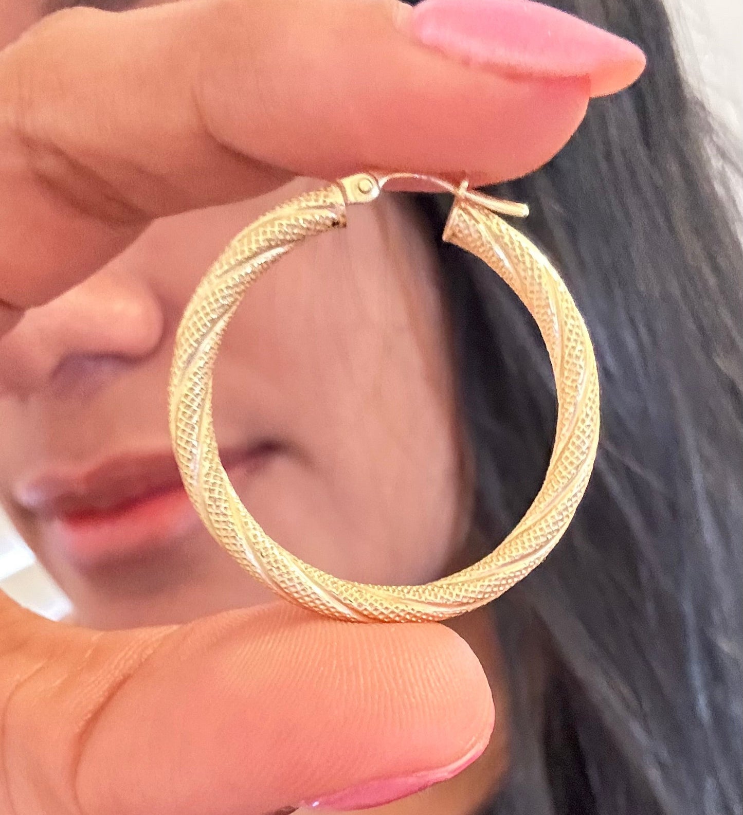 10k Gold Hoop Earrings Classic Design for Everyday Wear Elegant Timeless Jewelry Gift for Holidays