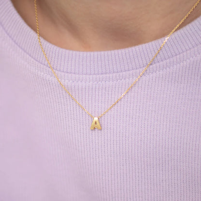 Cadena para niña con letra inicial 14k