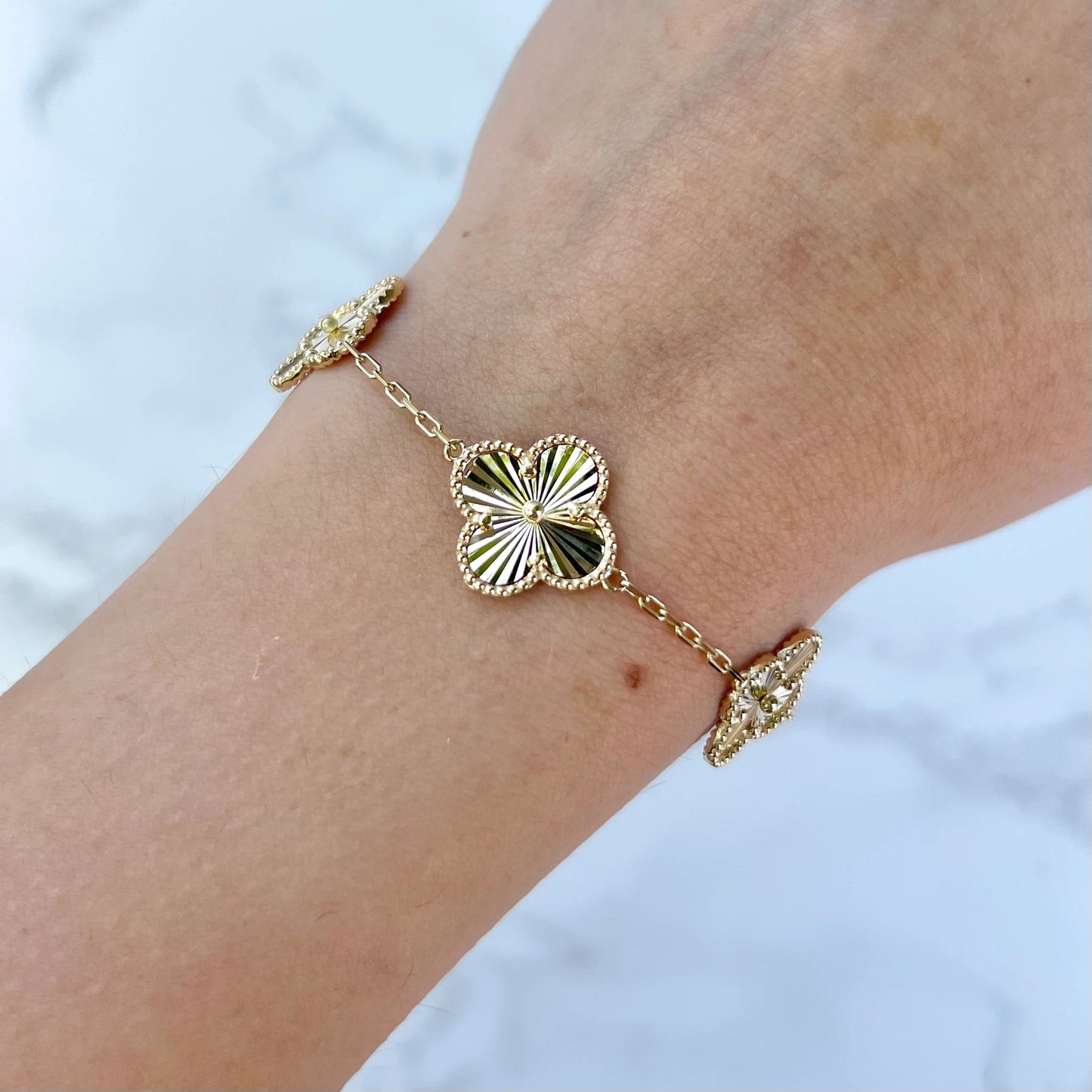 10k Yellow Gold Flowers Women's Bracelet 6.5g