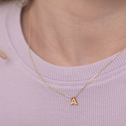 Cadena para niña con letra inicial 14k