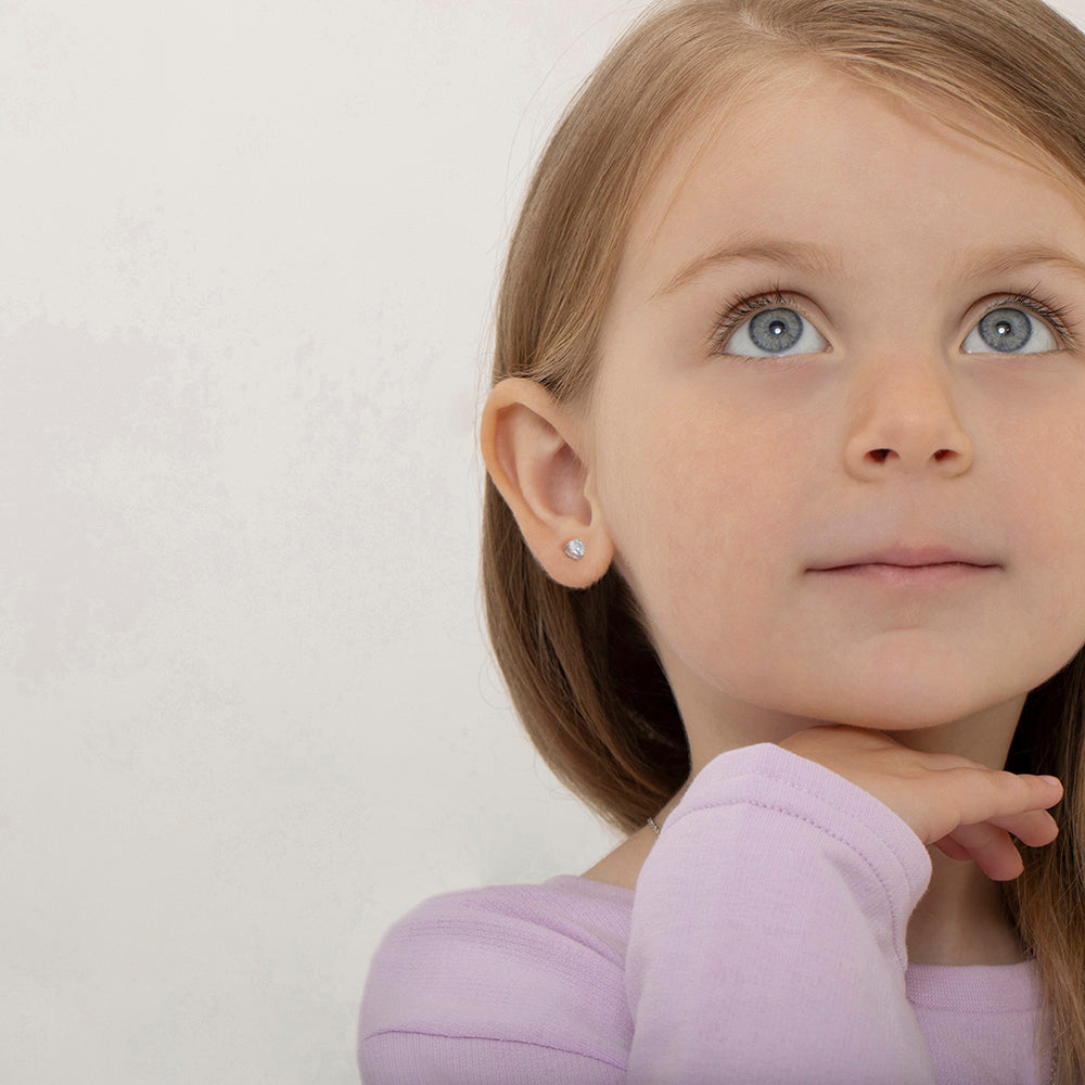 Pendientes de niña con corazón solitario